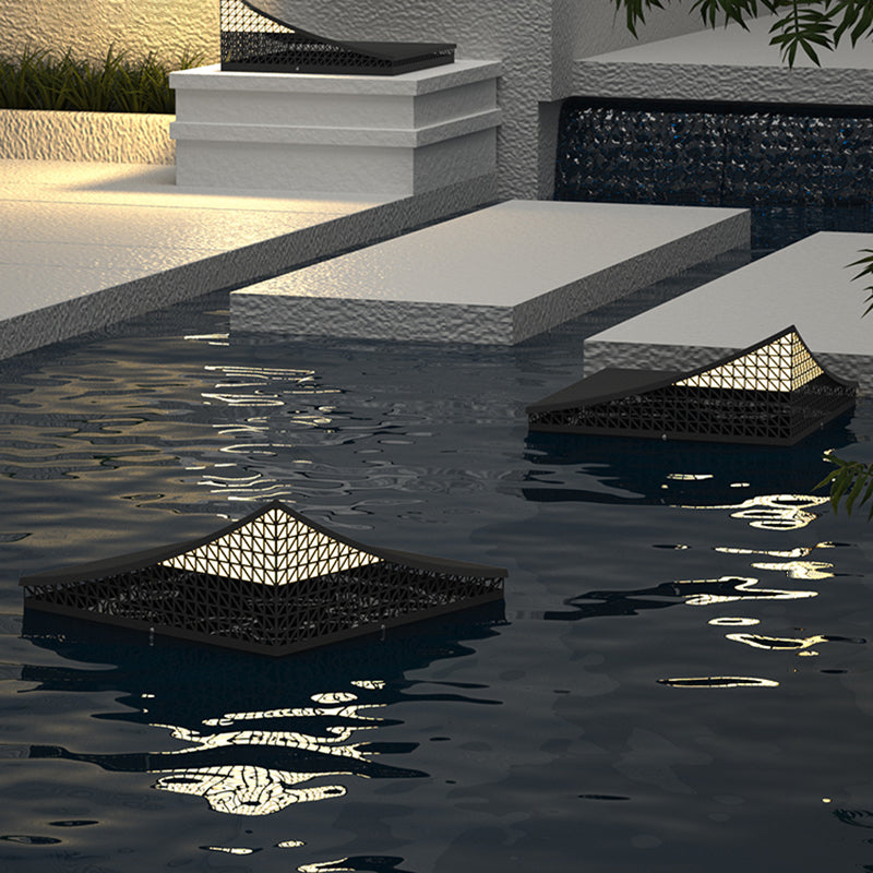 Black Solar Lawn Light Modern Outdoor Lighting for Courtyard
