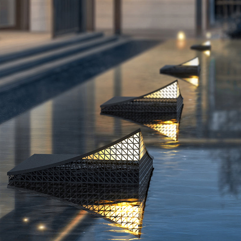 Black Solar Lawn Light Modern Outdoor Lighting for Courtyard