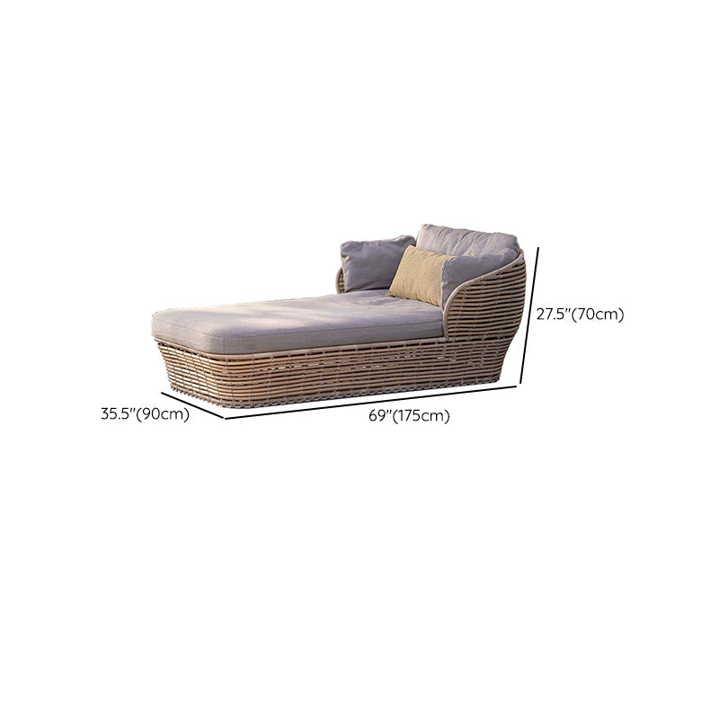 Modern Tropical Outdoor Patio Sofa Metal Water Resistant Patio Sofa with Cushions