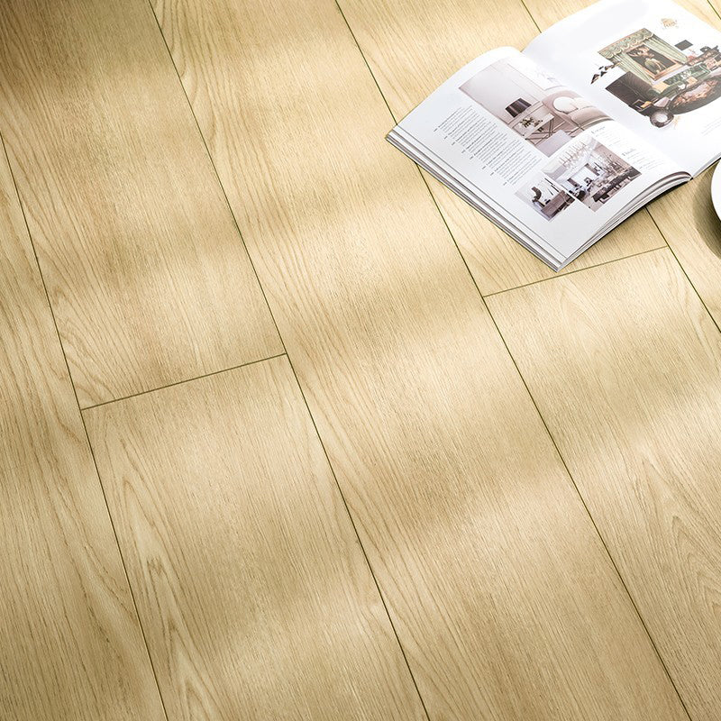 Natural Finish Laminate Flooring Scratch Resistance Smooth Laminate Plank Flooring