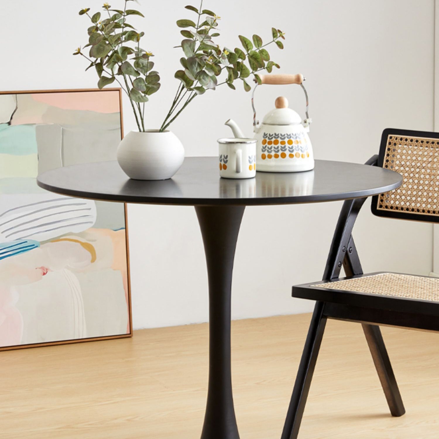 Simplicity Style Round Table Wood Dining Site Table with Tulip Base