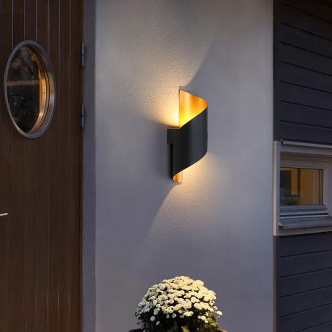 Black Modernism Single Wall Mounted Sconce Unique Metallic Wall Light