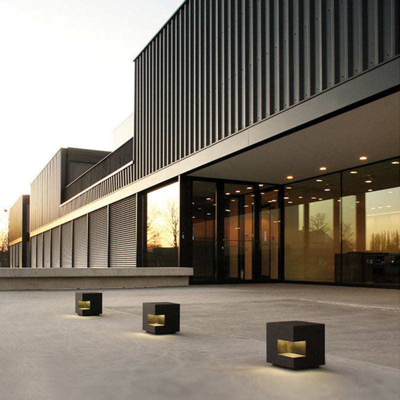 Black Square Pillar Lamp Waterproof Outdoor Light for Courtyard