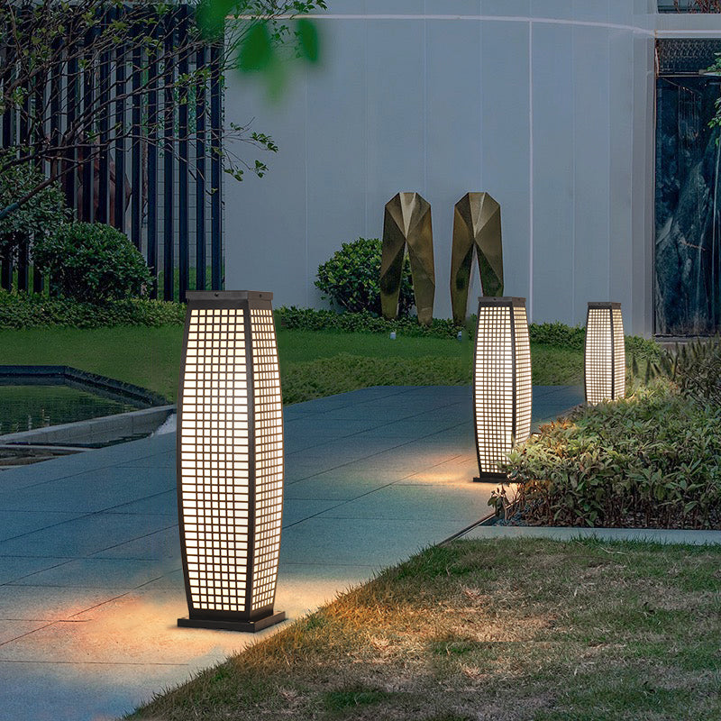 Black Metal Pillar Lamp Waterproof Outdoor Light for Courtyard