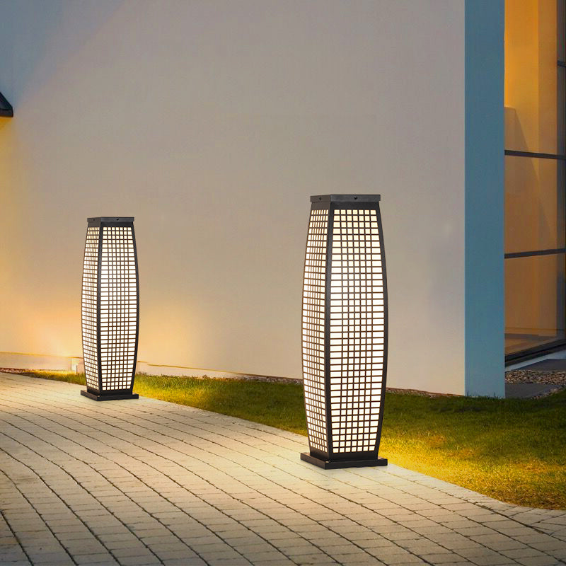 Black Metal Pillar Lamp Waterproof Outdoor Light for Courtyard