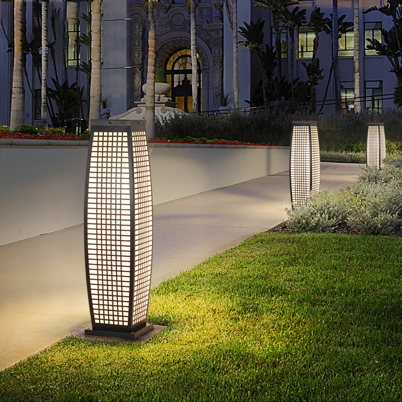 Black Metal Pillar Lamp Waterproof Outdoor Light for Courtyard