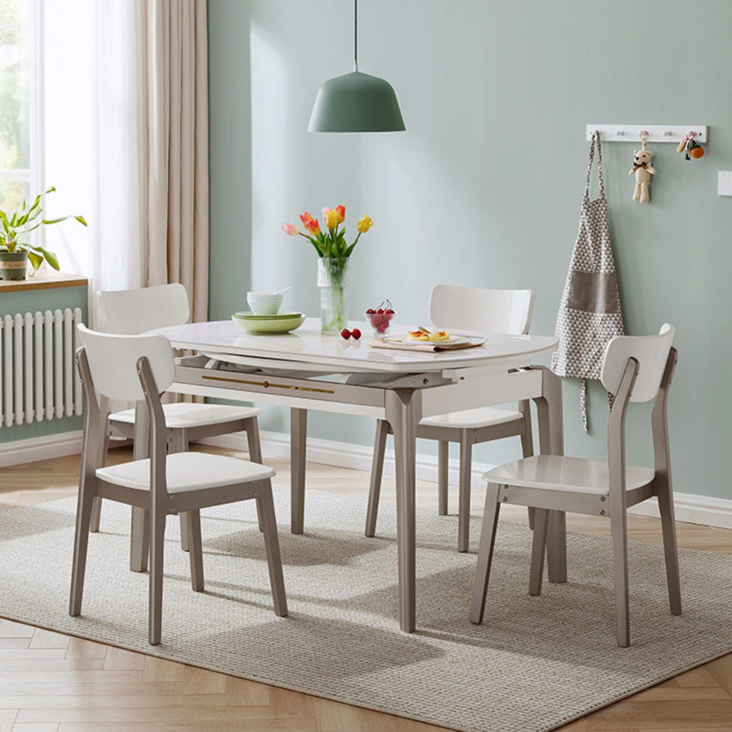 Extendable Round Dining Table Solid Wood 4 Legs Dining Table for Dining Room