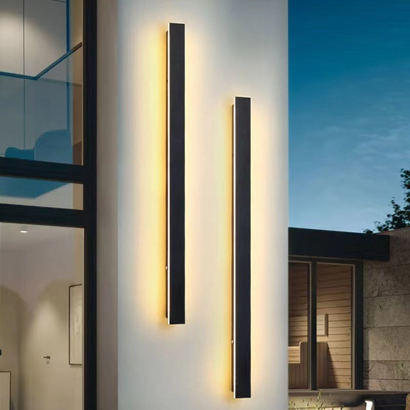 Linear Shape Metal Wall Light Modern Style 1 Light Wall Mount Lighting in Black