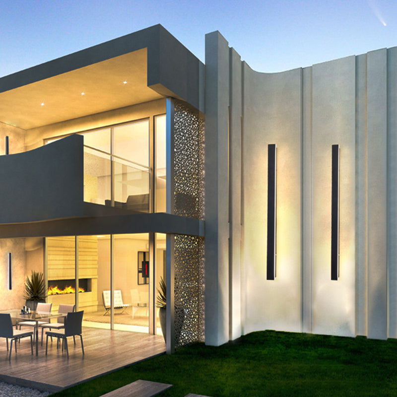 Linear Shape Metal Wall Light Modern Style 1 Light Wall Mount Lighting in Black