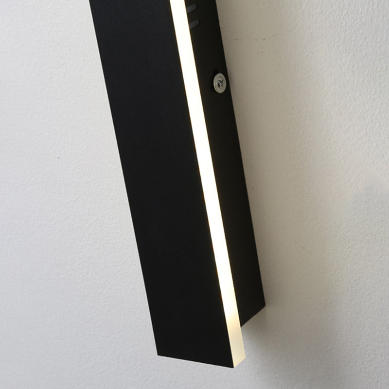 Linear Shape Metal Wall Light Modern Style 1 Light Wall Mount Lighting in Black