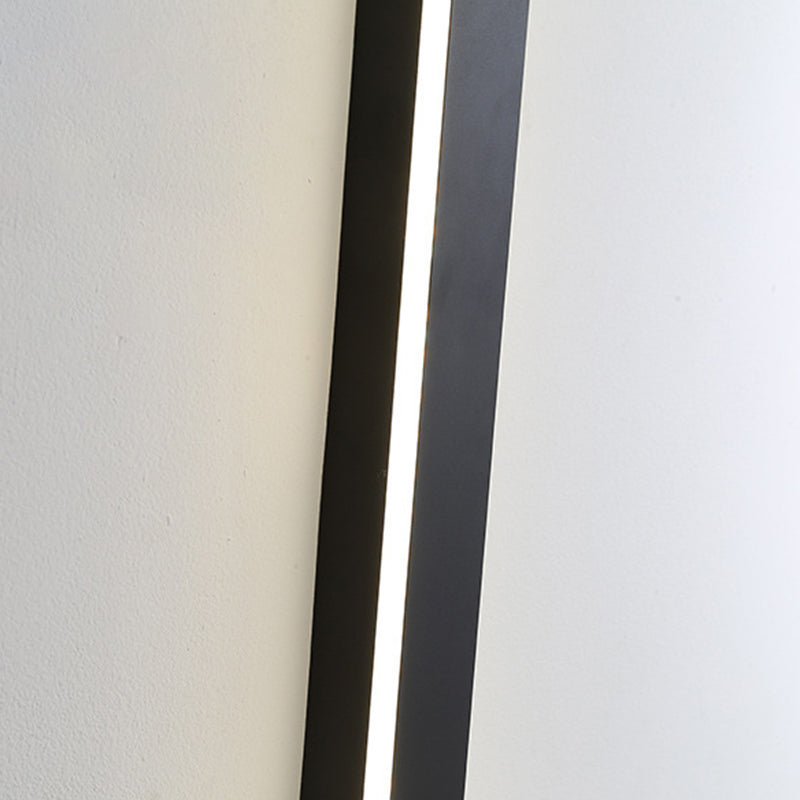 Linear Shape Metal Wall Light Modern Style 1 Light Wall Mount Lighting in Black