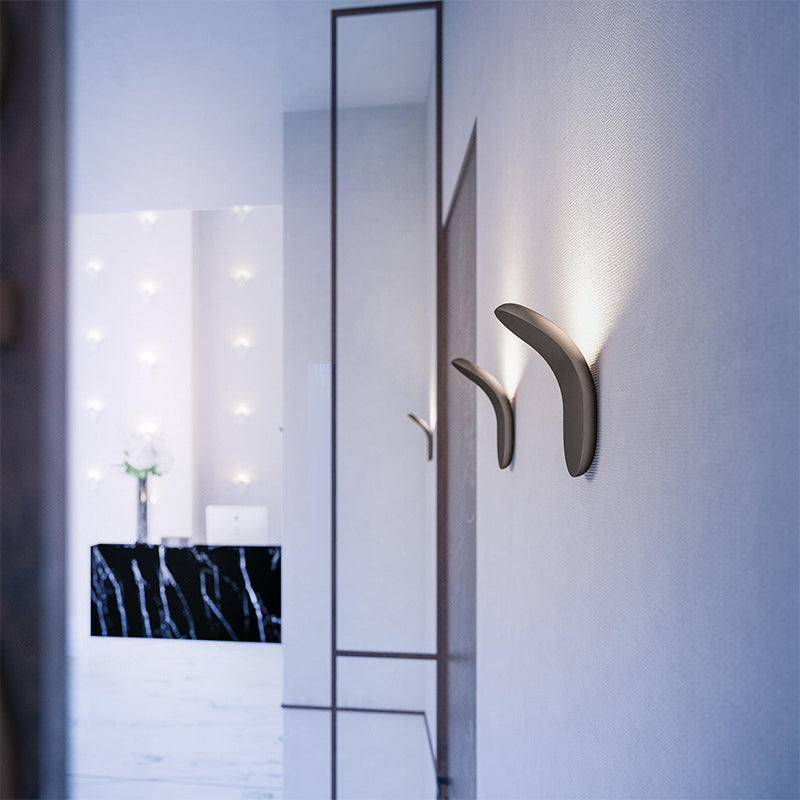 Contemporary Single Black/White Wall Mounted Sconce Metal Wall Light