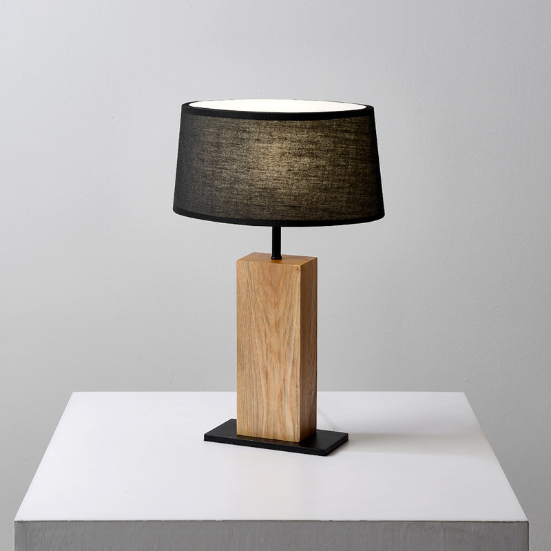 Lumière de nuit ovale noire simple lampe de table en tissu simple avec support en bois rectangulaire pour le salon