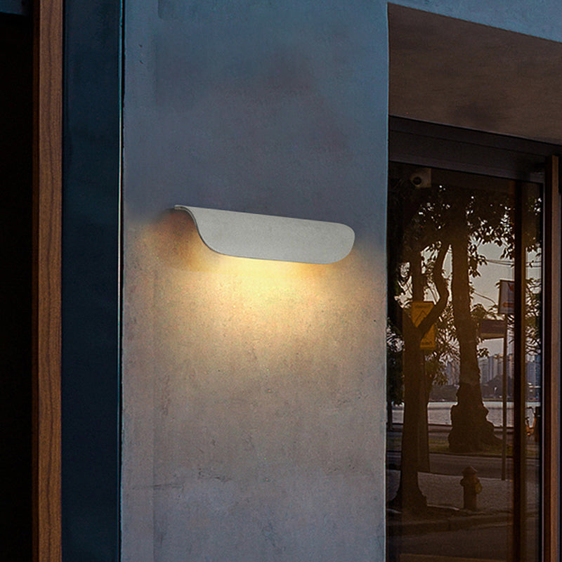 Modernism Wall Sconce Curved Outdoor Sconce Light Fixture for Courtyard