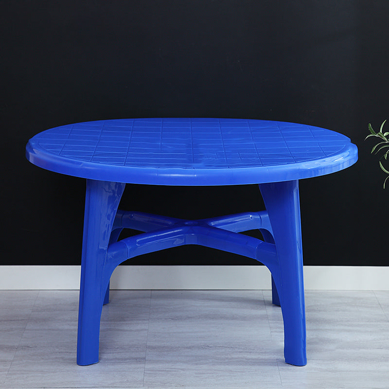 Plastic Outdoor Dining Table Modern Style Water Resistant Patio Table