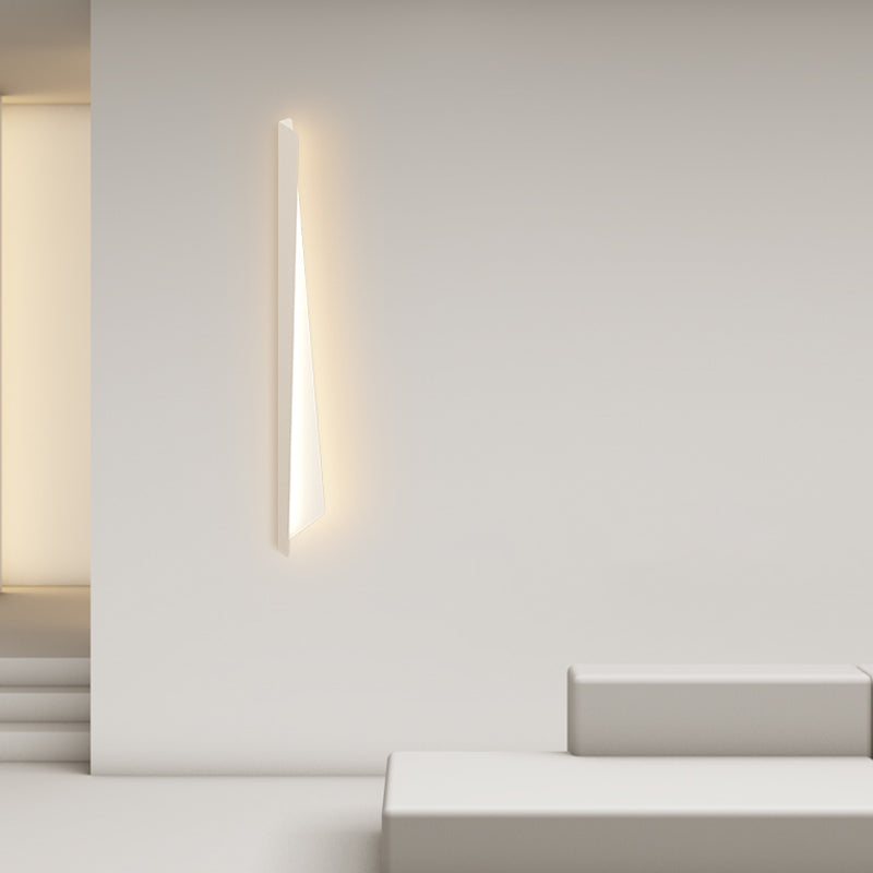 Geometric Wall Lighting Modern Metal 1 Light Wall Sconce in White