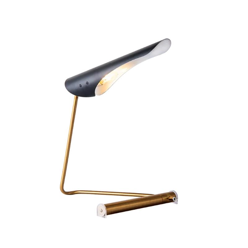 Lampada da tavolo nera postmoderna a forma di uccello a forma di uccello Lampada da tavolo metallica postmoderna a 1 lampadina con supporto curvo