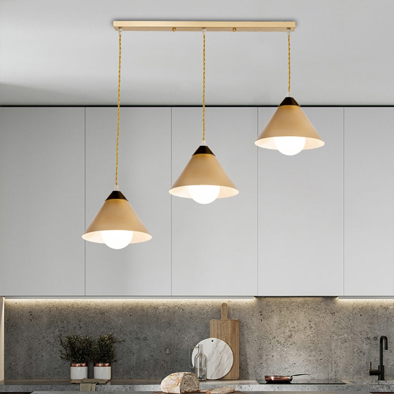Konisches Metall Mehrfach hängende leichte postmoderne 3 Köpfe Schwarz -Gold -Anhängerlampe mit runden/linearen Baldachin