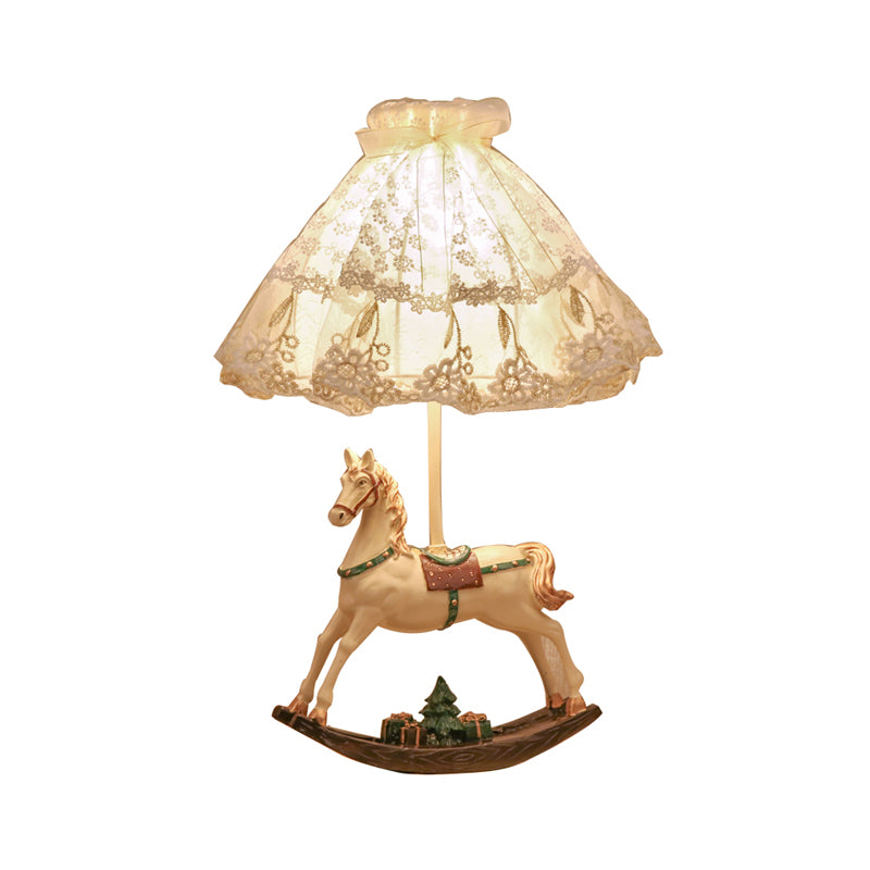 Lampada da tavolo per bambini in tessuto svasato/cupola in pizzo, lampada da comodino a 1 testa in bianco con base per altalena a cavallo a dondolo