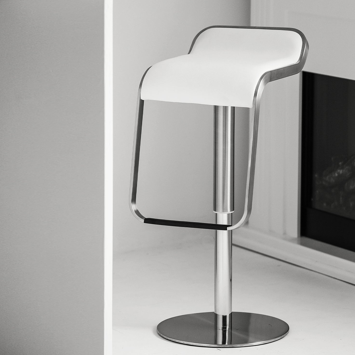 Contemporary Low Back Indoor Armless Bar Stool with Metal Base