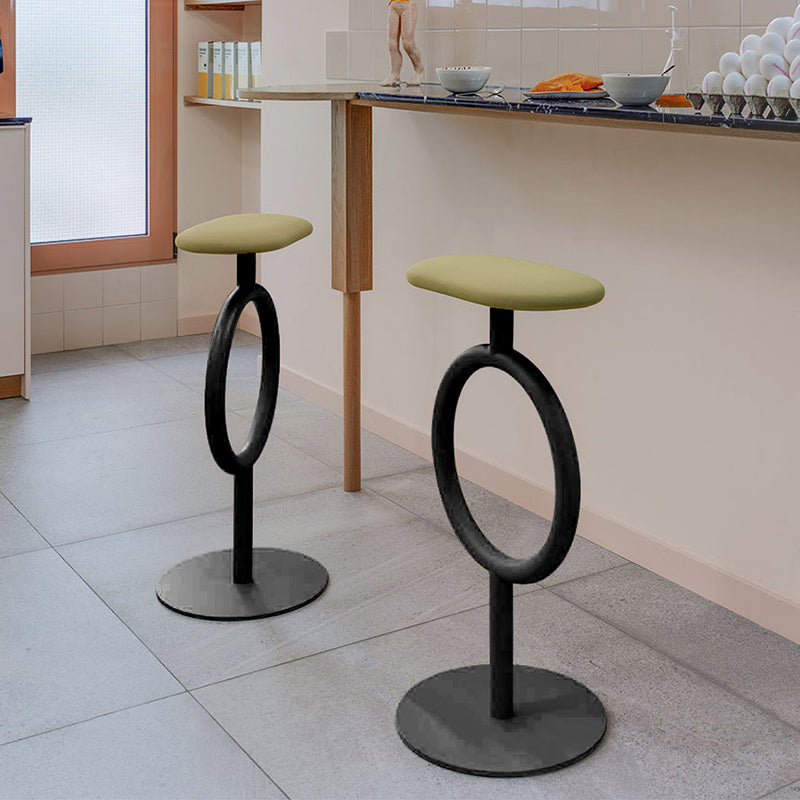 Industrial Low Back Indoor Armless Indoor Bar Stool with Metal Base