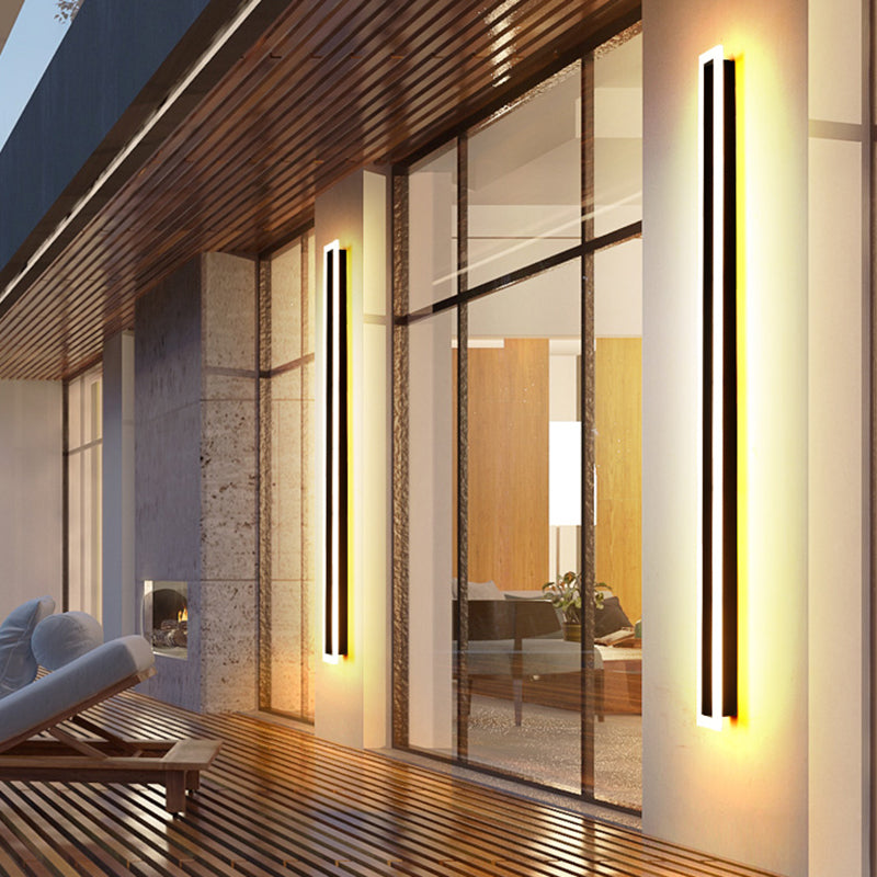 Linear Shape Metal Wall Light Modern Style 1 Light Wall Mount Lighting in Black