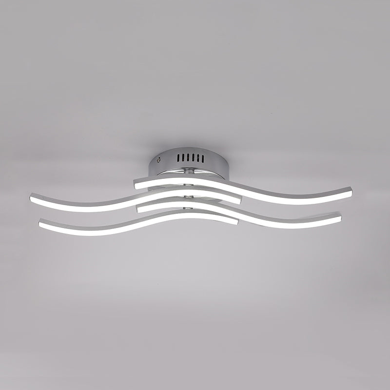Techo de metal LED simple con acabado en níquel, montaje semiempotrado lineal de 4 ondas, luz blanca cálida para dormitorio