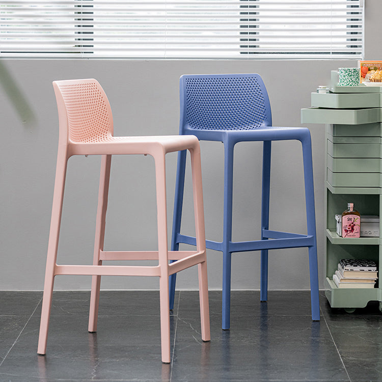 Contemporary Low Back Indoor Plastic Armless Bar Stool with Footrest