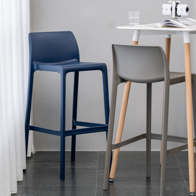 Contemporary Low Back Indoor Plastic Armless Bar Stool with Footrest