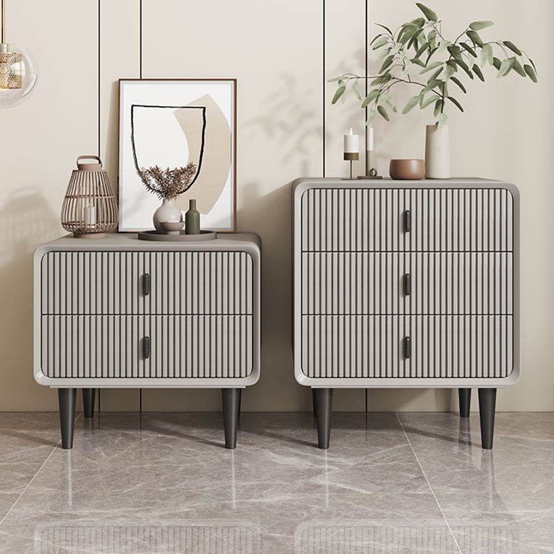 Contemporary Vertical Solid Wood Storage Chest Bedroom Chest with Drawers