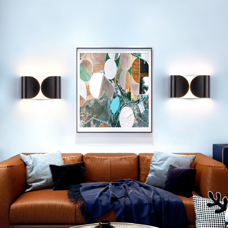 Contemporary Minimalist LED Wall Light Fixture for Sitting Room