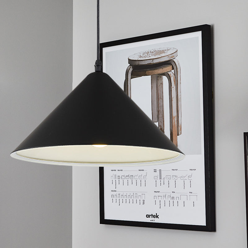 Nordic Cone Hanging Lamp Metal 1 Hell Black/Weiß/Rot anheizt