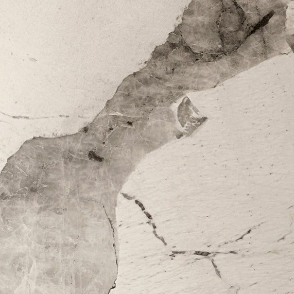 Luxury White Oval Stone Tabletop Dining Table with Gold Round Base