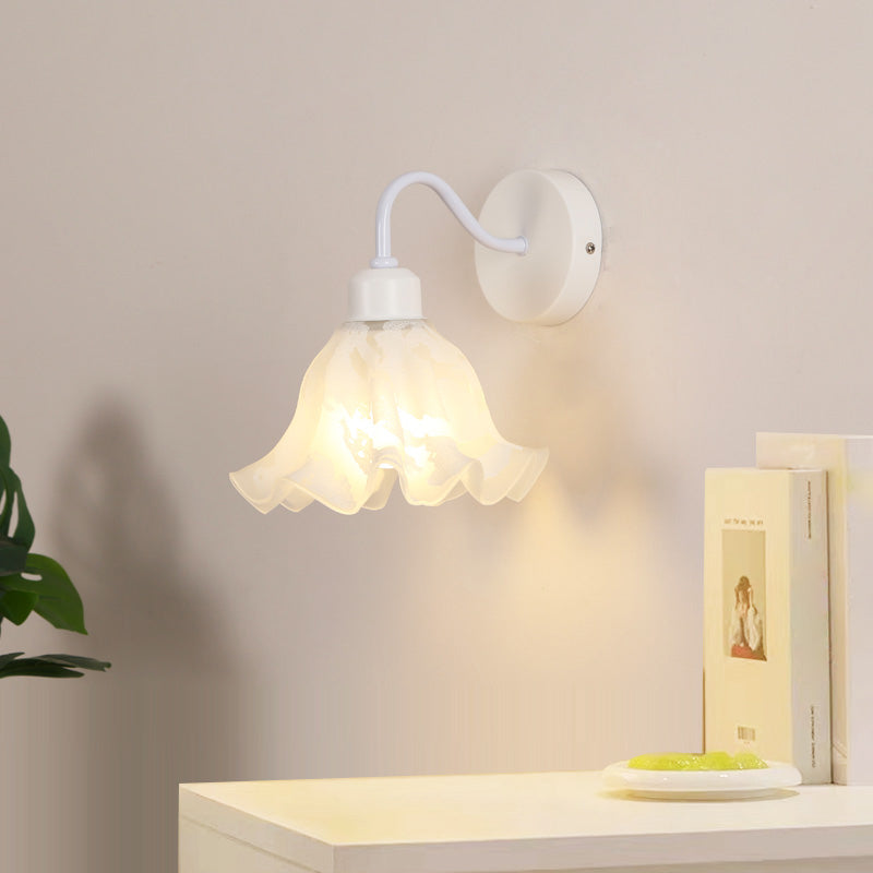 Modern Metallic Wall Light Sconce Minimalist Wall Light Fixture for Bedroom