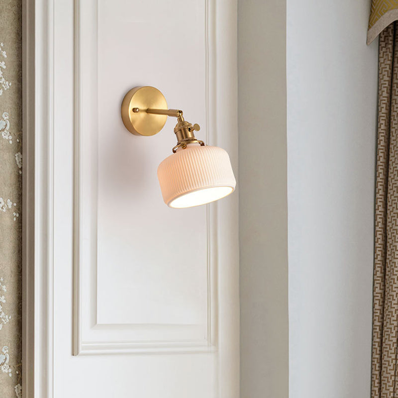 Postmodern Minimalist Golden Metal Wall Light Sconce for Washroom
