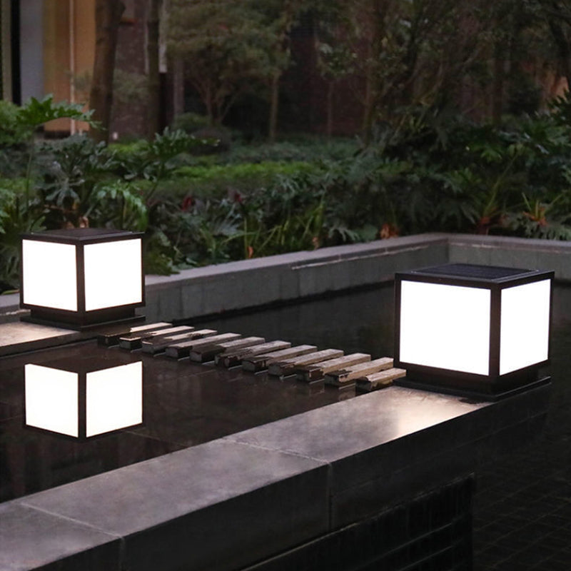 Nordic Style Acrylic Shade Outdoor Light Solar Energy Pillar Lamp for Outdoor