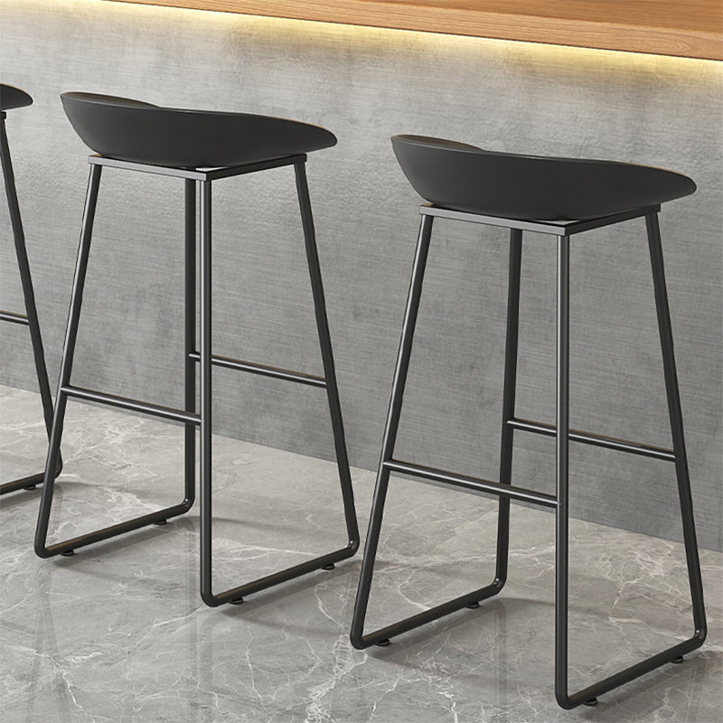 Modern Style Plastic Backless Counter High Stool with Metal Base