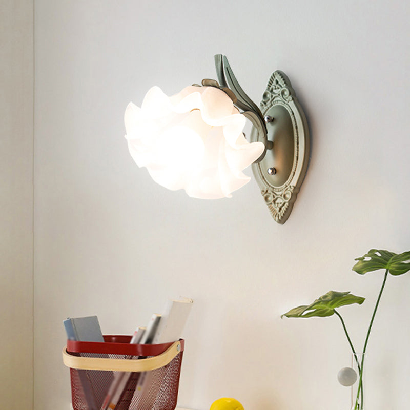 Modern Style Wall Mount Light 1-Light Flower Shape with Glass Shade for Bedroom