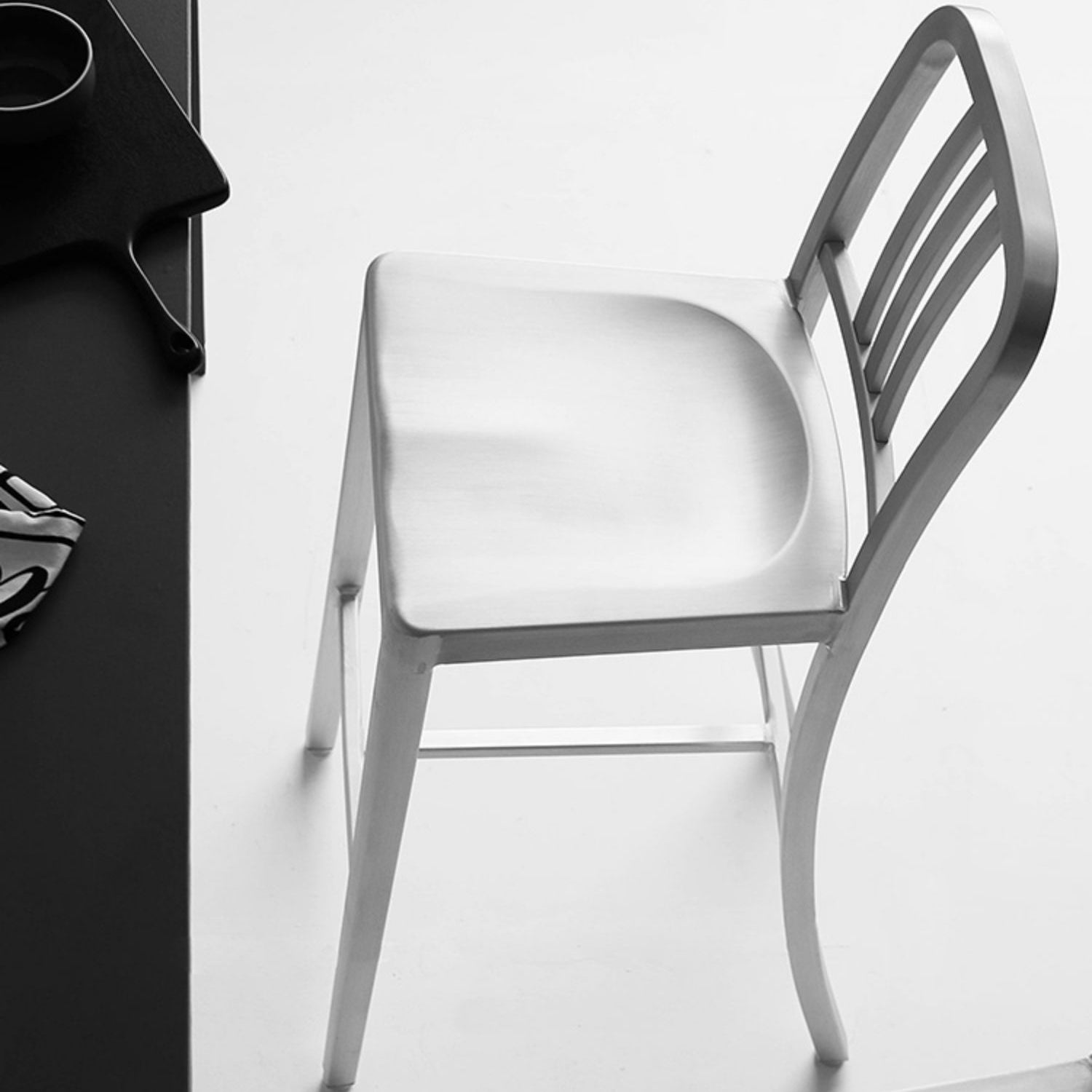 Contemporary Metal Backrest Counter High Stool in Silver for Home Use