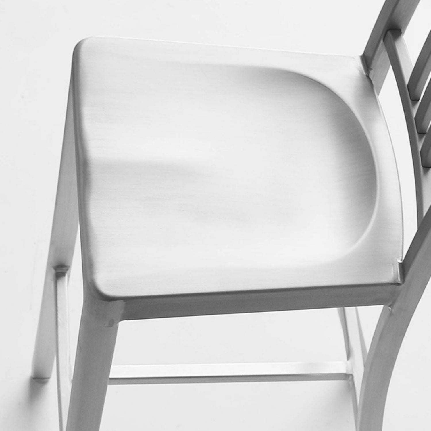Contemporary Metal Backrest Counter High Stool in Silver for Home Use