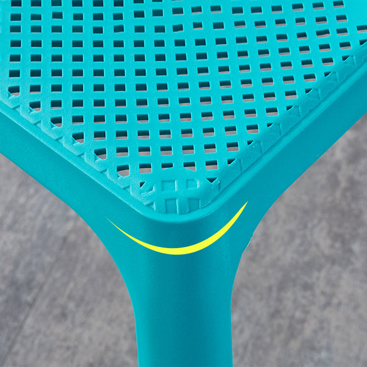 Contemporary Style Low Back Plastic Dining Side Chair for Home Use