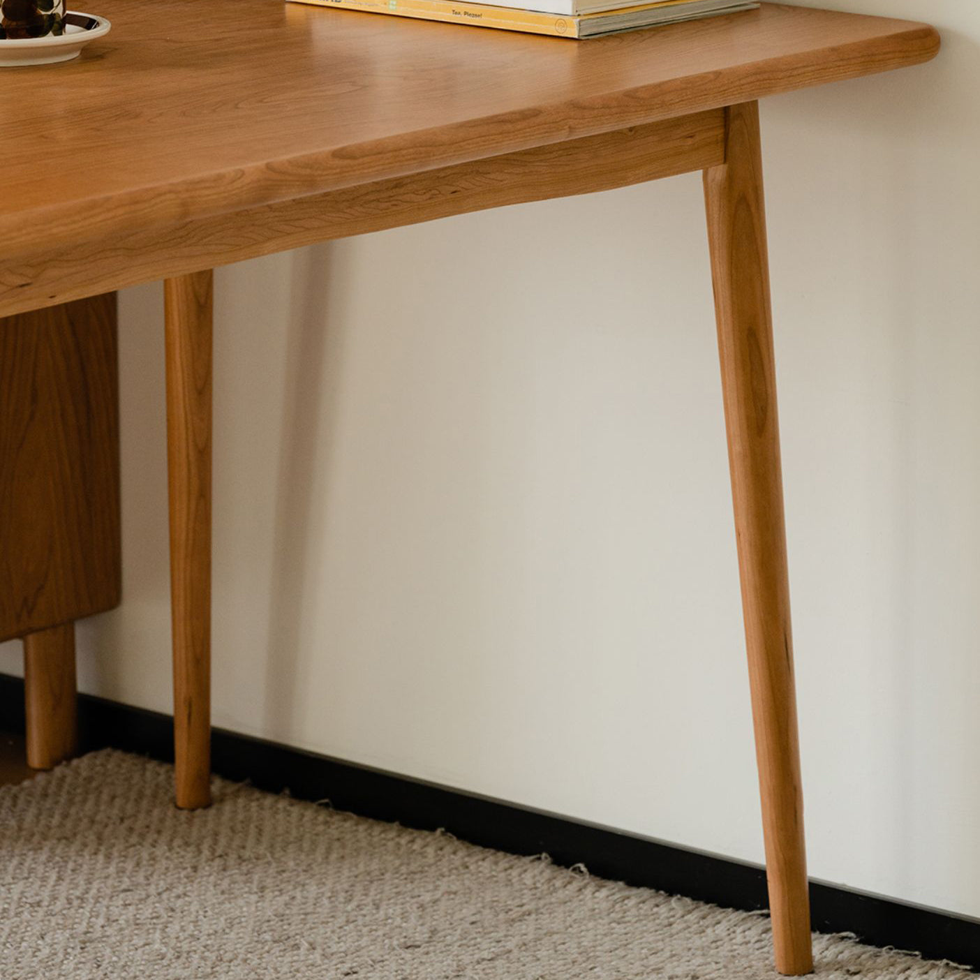Modern Rectangular Solid Wood Tabletop Dining Table with 4 Legs