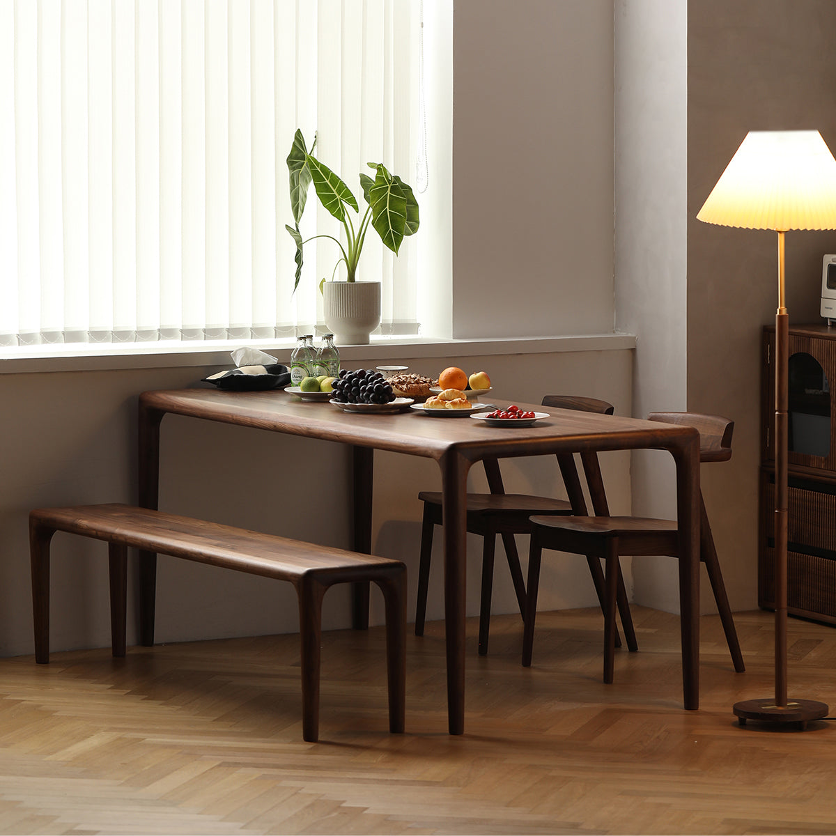 1/4/5 Piece Solid Wood Dining Room Table and Chair Set in Brown