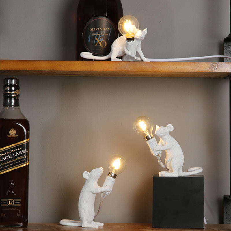 Lampada da tavolo a forma di topo con finitura bianca Lampada da scrivania per ristorante a 1 testa in resina stile nordico
