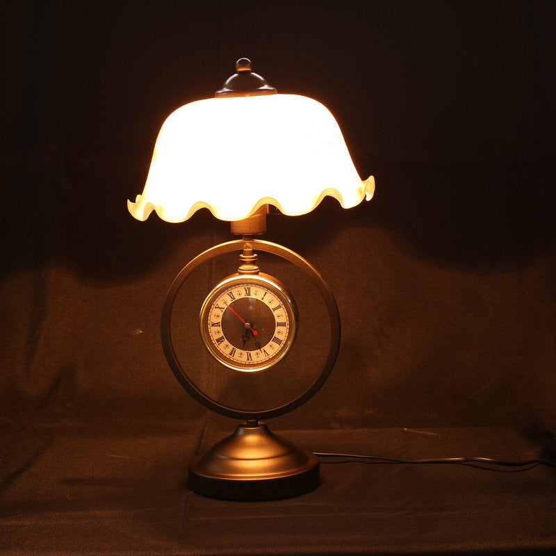 1 tête de tête lampe à volante Bowl à volants de lait de nuit de nuit avec une horloge romaine pendante en brun rouge