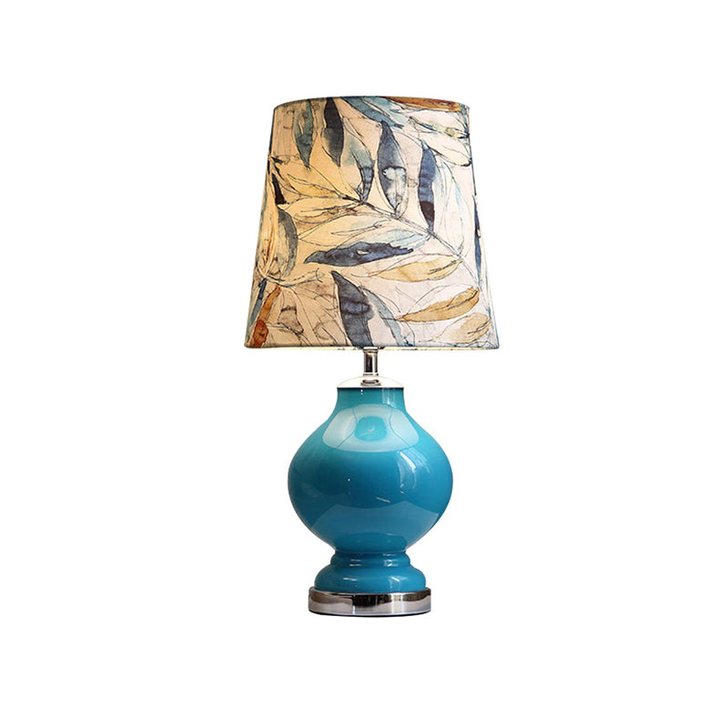 Blue 1 Lámpara de mesa de impresión de noche ligera Lámpara de mesa de barril de tela modernista para la cama para la cama