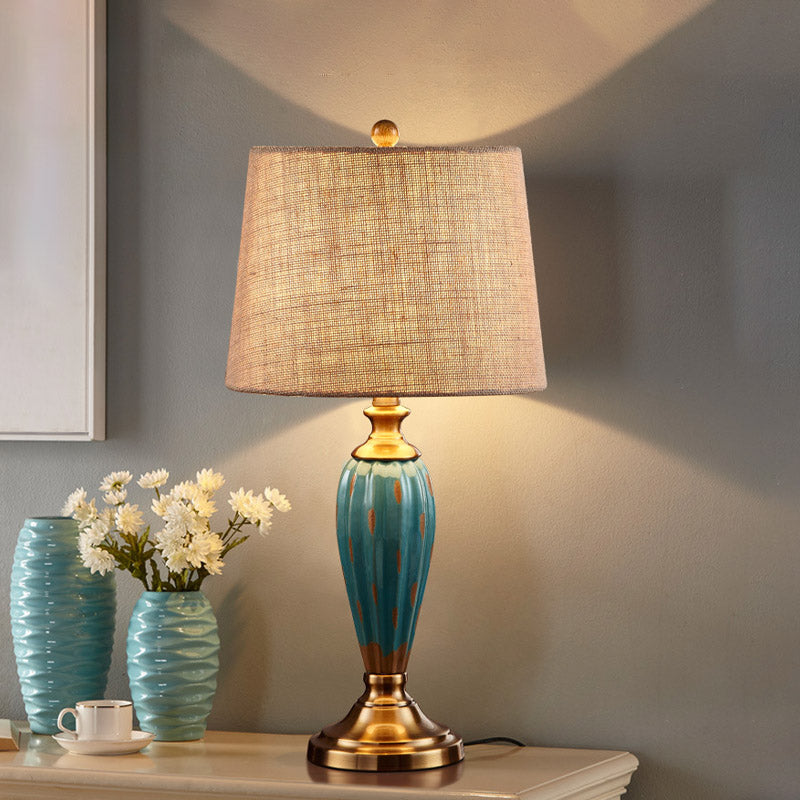 1 Bulb Ceramic Nightstand Lamp Country Red/Blue Urn-Shaped Bedroom Table Lighting with Drum Fabric Shade