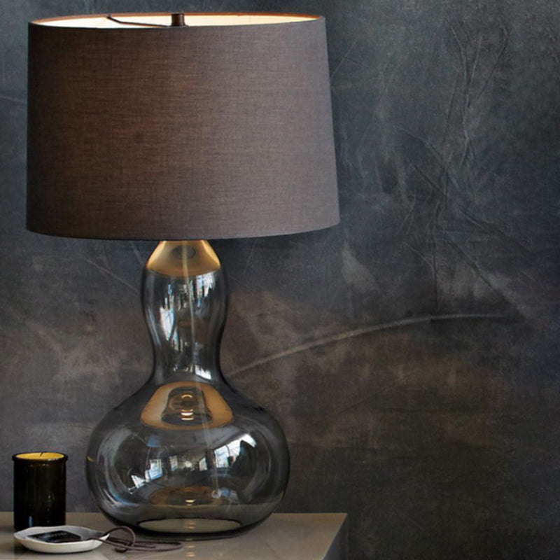 1 tambour de tambour clair table de chevet clair campagne de nuit en tissu marron avec base de gourde en verre fumé