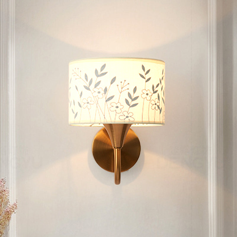Fabric Drum Wall Mount Lighting Classic 1 Light Bedroom Deer/Leaf Pattern Wall Sconce in Brass with Gooseneck Arm