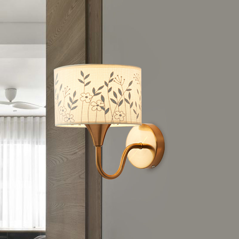 Fabric Drum Wall Mount Lighting Classic 1 Light Bedroom Deer/Leaf Pattern Wall Sconce in Brass with Gooseneck Arm